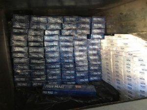 Yolcu otobüsünde 14 bin paket kaçak sigara ele geçirildi