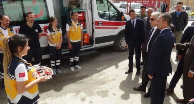 Hakkari’ye 3 yeni ambulans
