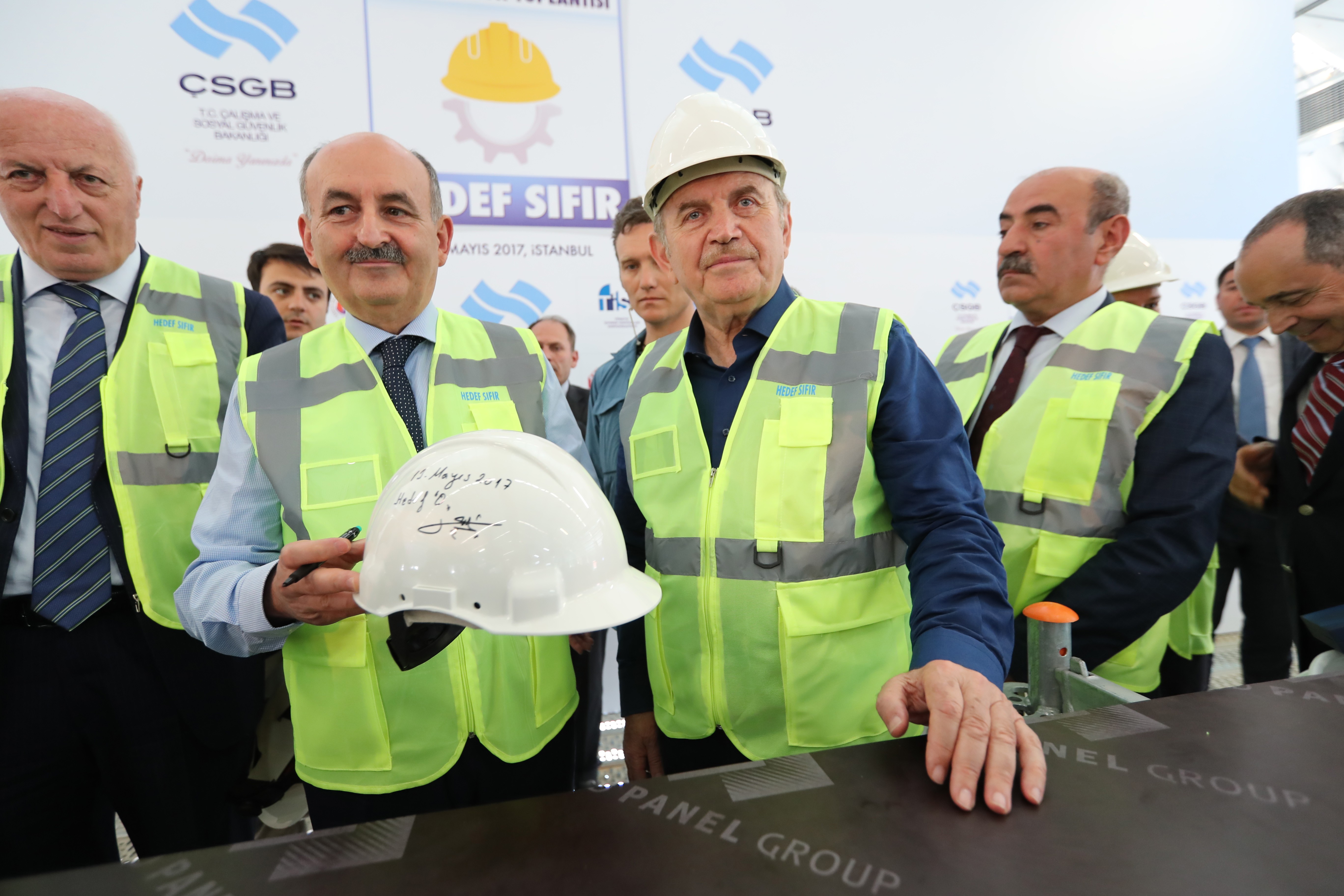 Bakan Müezzinoğlu: “İstihdamda 4 ay içerisinde 1 milyonu geçtik”