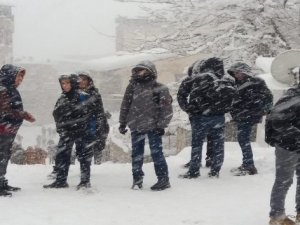 Hakkari'de hayat durdu