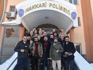 VALİ AKBIYIK, GAZETECİLERLE BİR ARAYA GELDİ