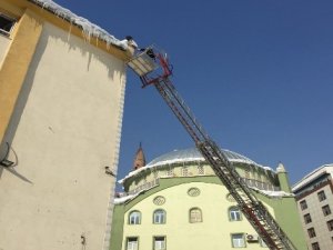 Hakkari'de dondurucu soğuklar