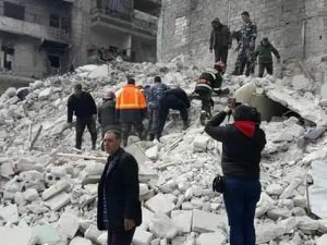 Halep'te bina çöktü: 7 ölü