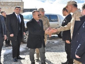 Bursa polisinden Yüksekovalı öğrencilere kitap desteği