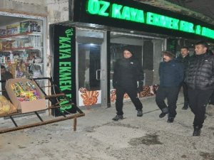 Kaymakamdan dondurucu soğukta esnaf ziyareti