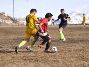 Yüksekova Belediyespor, 4-1 mağlup oldu