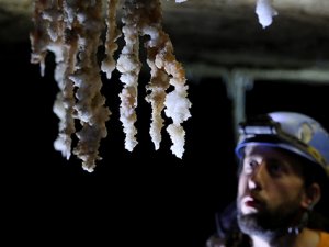 İsrail'de dünyanın en uzun tuz mağarası ortaya çıkarıldı