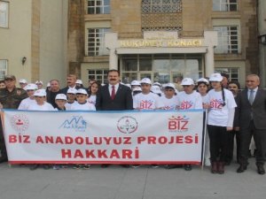 Hakkarili 40 öğrenci Muğla gezisine uğurlandı