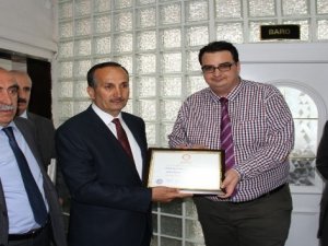 Mazbatasını alan AK Parti'li Saklı göreve başladı