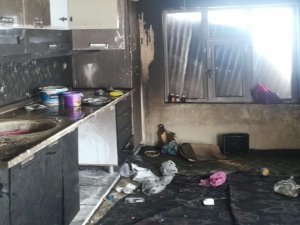 Evi yanana vatandaş yetkililerden yardım bekliyor