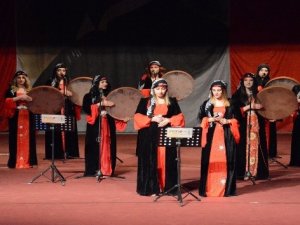 Reng-i Hakkari Sanat Topluluğu bilim adamları için sahne aldı