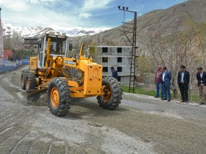 Eşbaşkan Karaman Yol Çalışmalarını Denetledi
