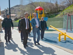 Eşbaşkan Karaman Mahalle Parklarını Denetledi