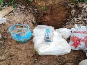 Hakkari'deki terör operasyonunda tuzaklanmış patlayıcı ele geçirildi