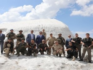 Vali Akbıyık, 3 bin 450 rakımlı İkiyaka düz tepe üs bölgesinde