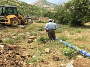 Çukurca'da içme suyu hattı yenileniyor