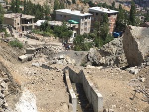Hakkari’deki Dere Yatakları Islah Ediliyor