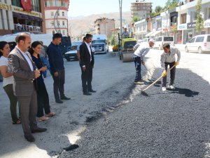 Hakkari'de Bozuk Yollar Onarılıyor