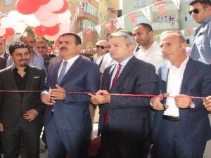 Vali Akbıyık, yeni işyeri açılışına katıldı