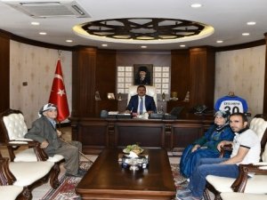 Başarılı valiye vatandaşlardan teşekkür ziyareti