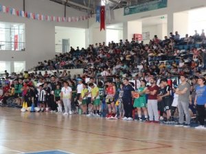 Hakkari'de yaz spor okulları sona erdi