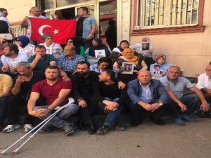 Annelerin Diyarbakır'daki oturma eylemine Hakkari'den destek