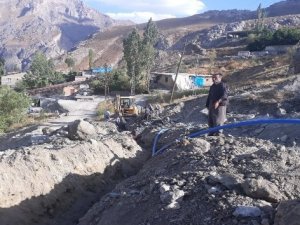 Hakkari Bağlar mahallesine yeni şebeke suyuna kavuştu