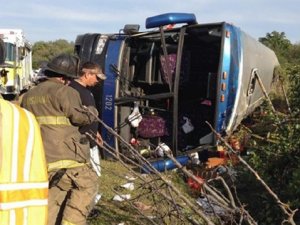 Tur otobüsü devrildi: 9 ölü, 25 yaralı