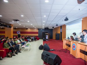 Hakkari Üniversitesi’nde “Pervin İtisami Şiirinde Gelenek ve Modernitenin Yansıması” Konferansı Düzenlendi