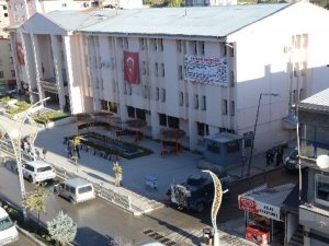 Hakkari Belediye Başkanı Karaman gözaltına alındı