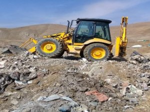 Hakkari kent merkezi molozlardan temizleniyor