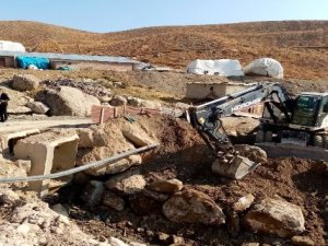 Hakkari Belediyesi tehlikeli menfezi onardı