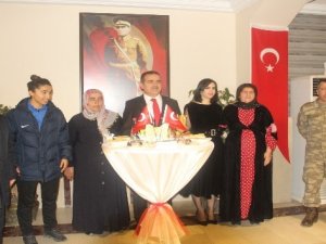 Hakkari'de Cumhuriyet Bayramı kabul töreni