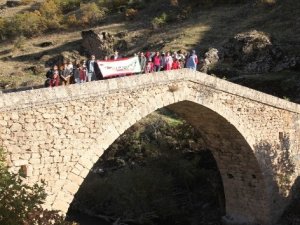 Öğrenciler Nehri köyünü gezdi