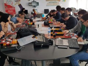 Hakkari'de Bilişimle Üretim ve Bilişim Teknolojileri Çalıştayı