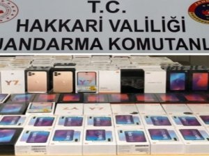 Derecik'te cep telefonu kaçakçılığı