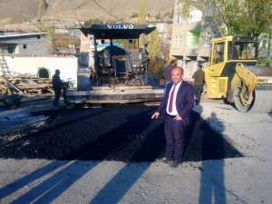 Sümbül Mahalle Muhtarından Belediyeye Asfalt Teşekkürü