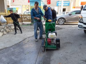 Çukurca Belediyesinden Asfalt Onarım Çalışması