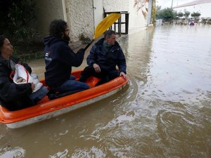 Avrupa'da fırtına ve sel: 6 ölü