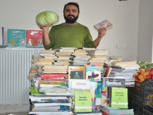 Manavcı genç kampanyayla 600 kitap topladı