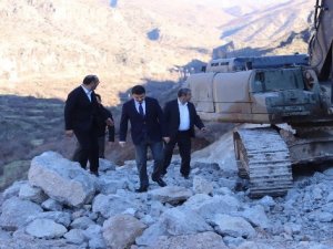 Çukurca Belediyesinden yol yapım çalışması
