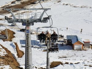 Vali Akbıyık Telesiyej ile kayak merkezini denetledi