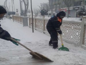 Hakkari'de kar temizleme çalışması