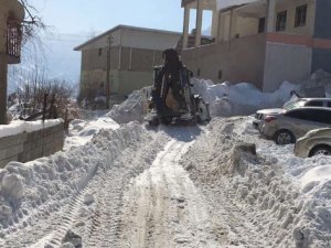 Hakkari Belediyesi kar mesaisinde