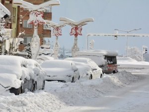 Vali Akbıyık; “Türkiye'de en çok kar Hakkari'ye yağdı”
