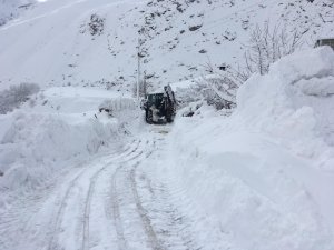 Hakkari Belediyesinden Kar Temizleme Seferberliği