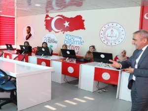 Bilişim teknolojileri öğretmenlerine farkındalık semineri