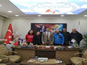 Hakkarili sporcular Bitlis'ten 14 madalya ile döndü