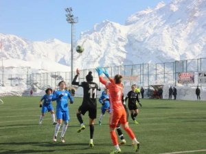 Hakkari Gücü Kadın Futbol Takımı Beşiktaş’a Yenildi