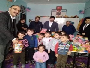 Başkan Dündar minik öğrencilerle bir araya geldi